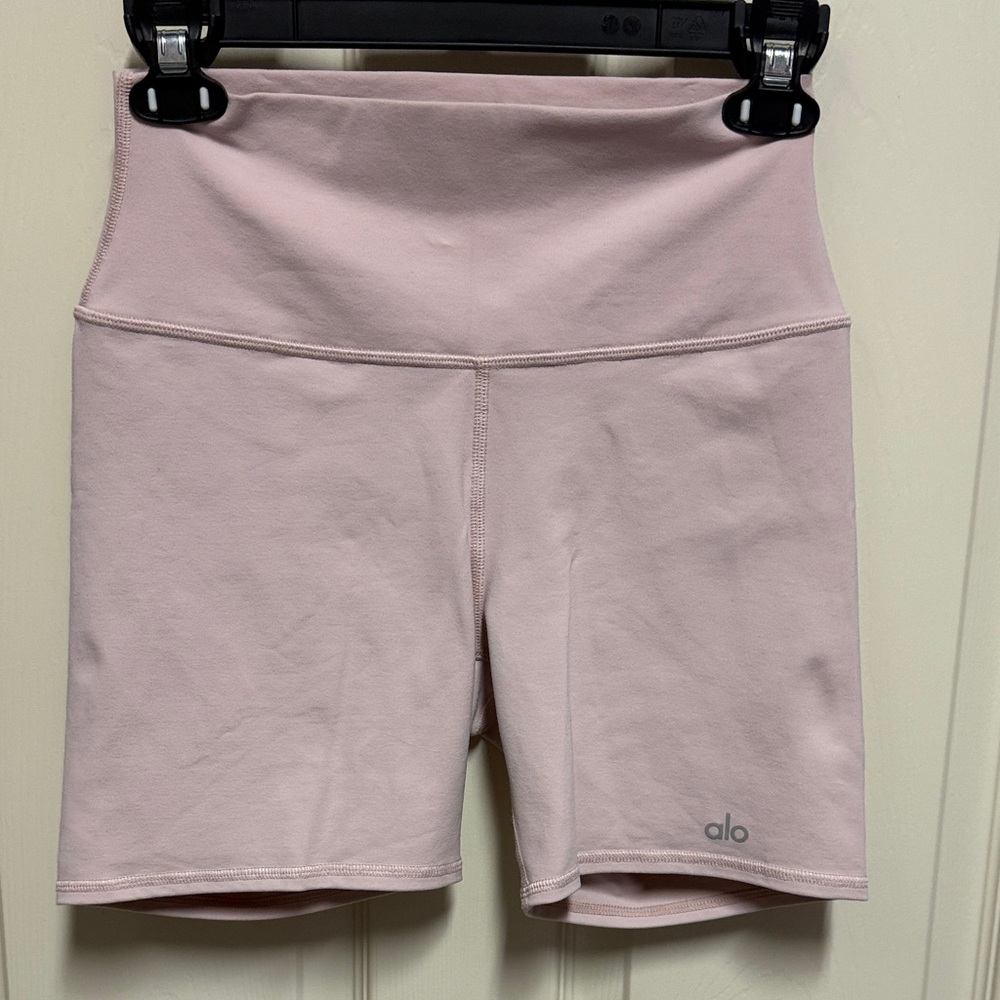 Alo Yoga Ballet Pink 5” Airbrush High-waist Biker Short - Picture 6 of 15
